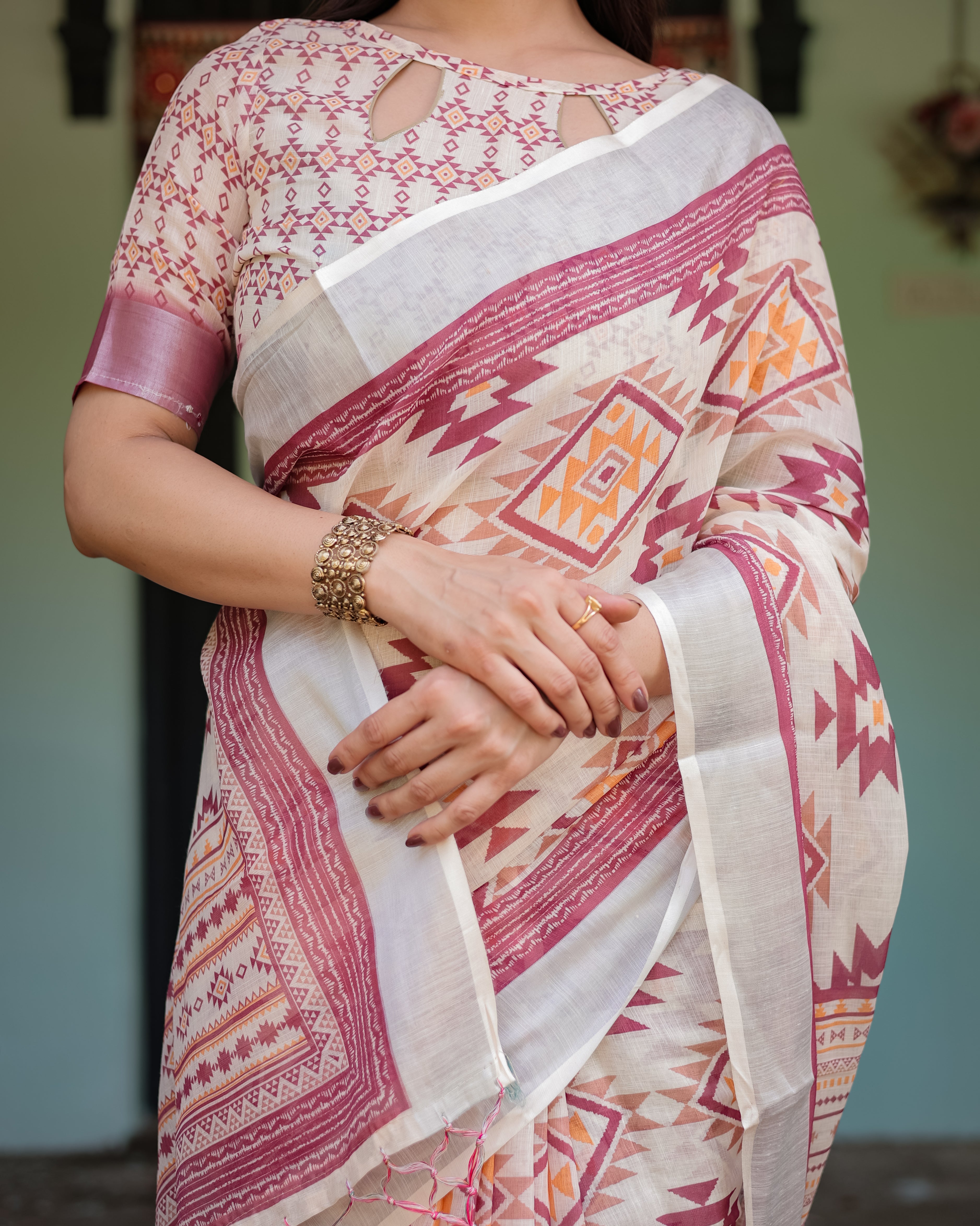 Off White Color Printed Designer Linen Saree