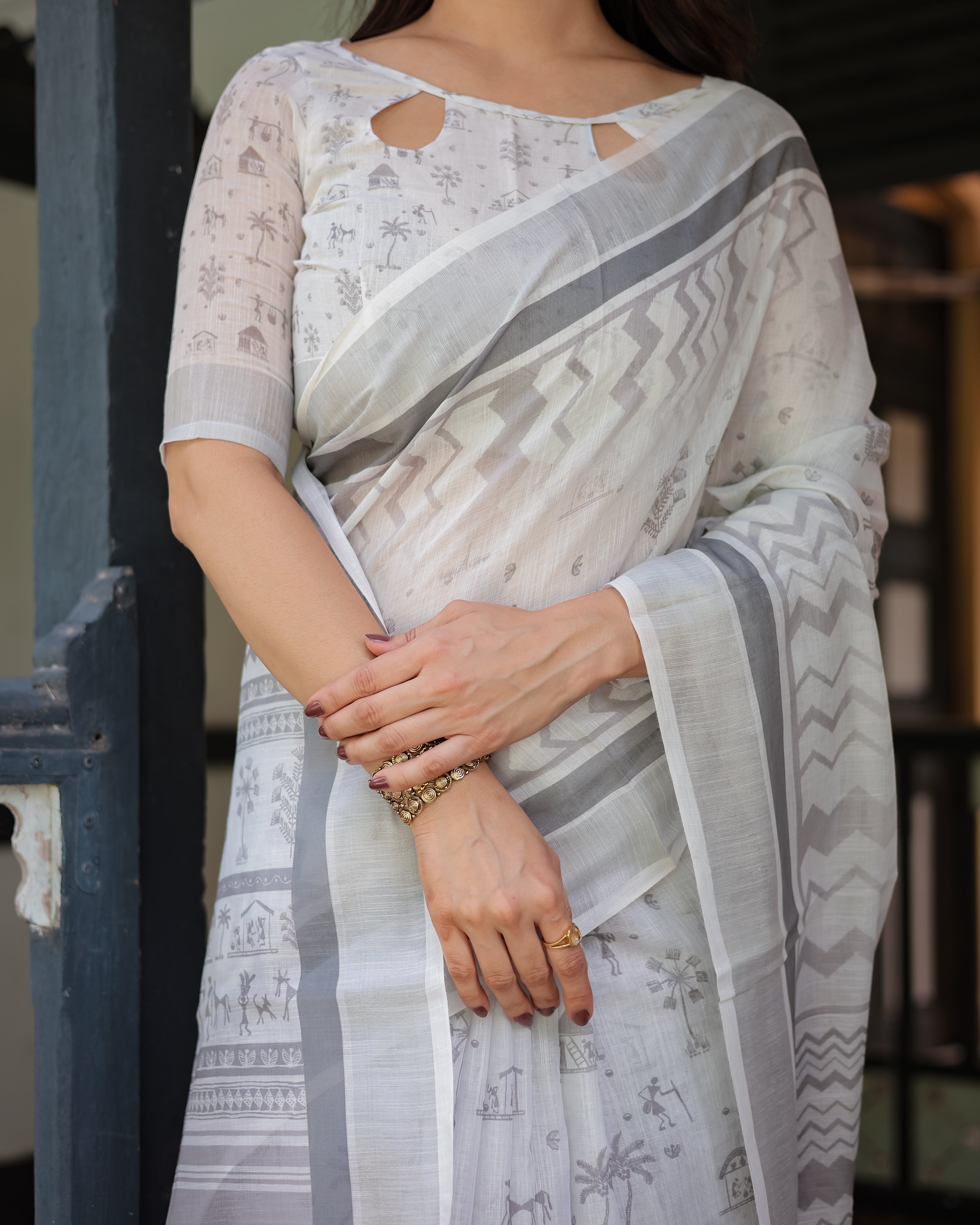 White Color Linen Trendy Printed Saree