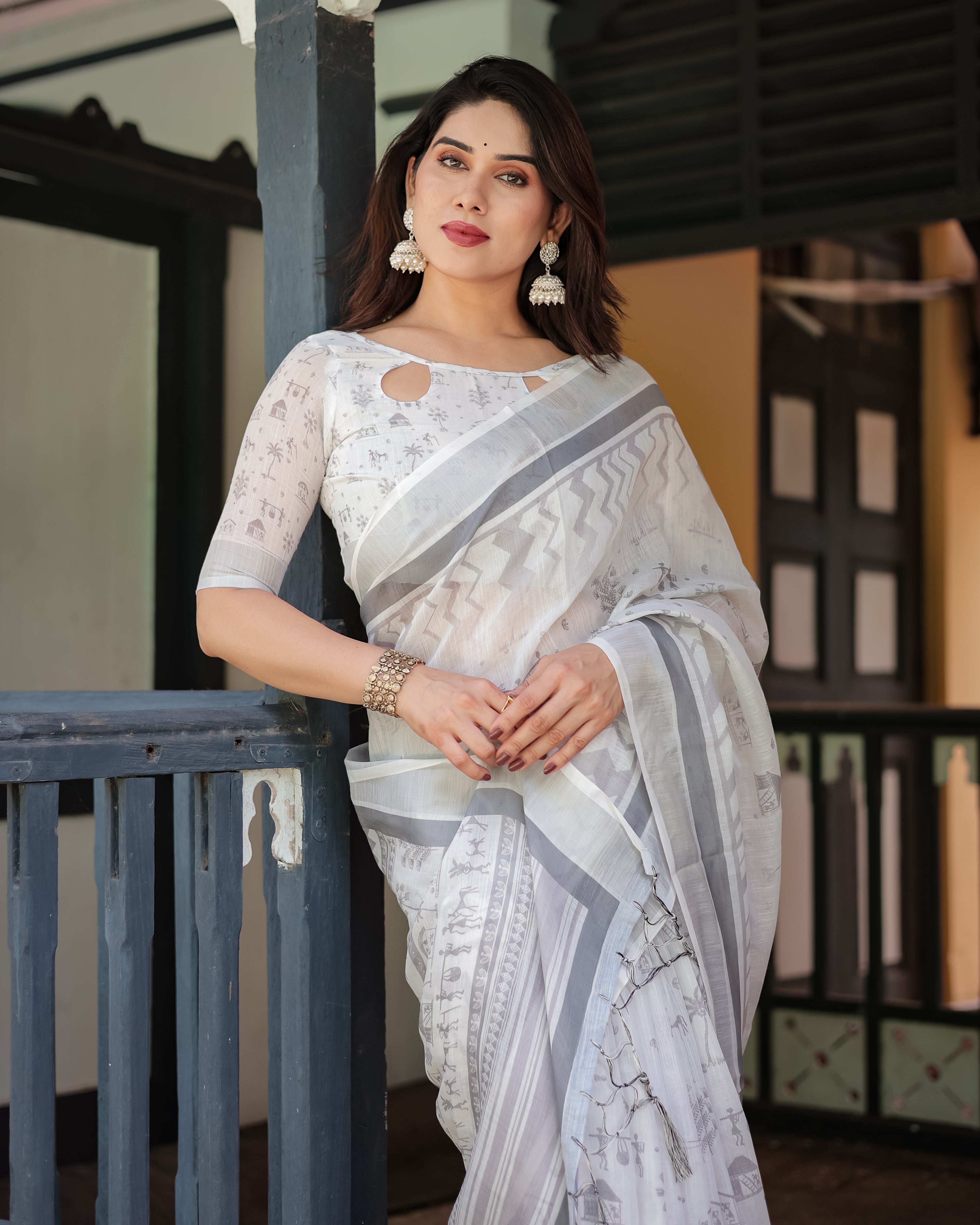 White Color Linen Trendy Printed Saree