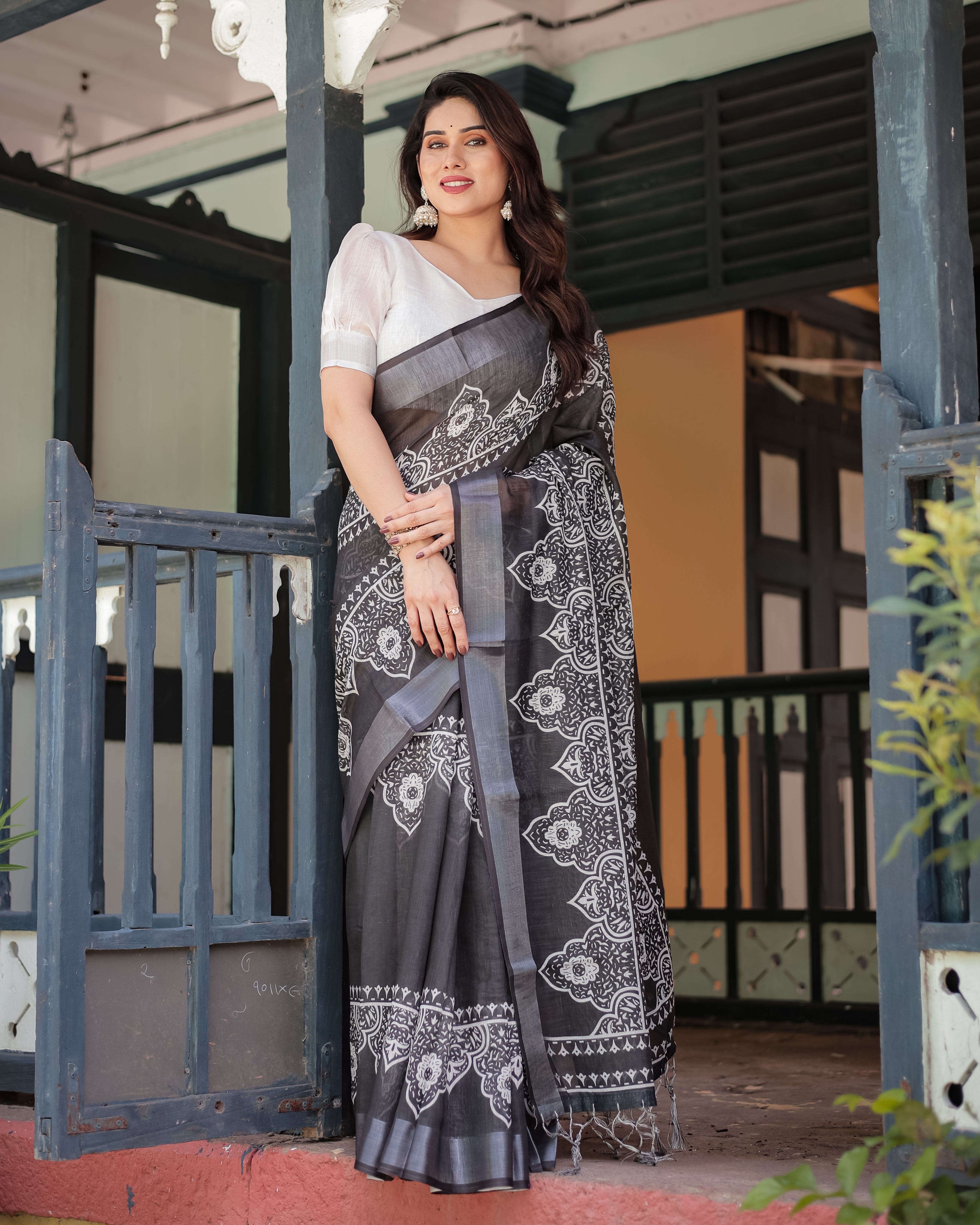 Black Color elegant Printed Linen Saree