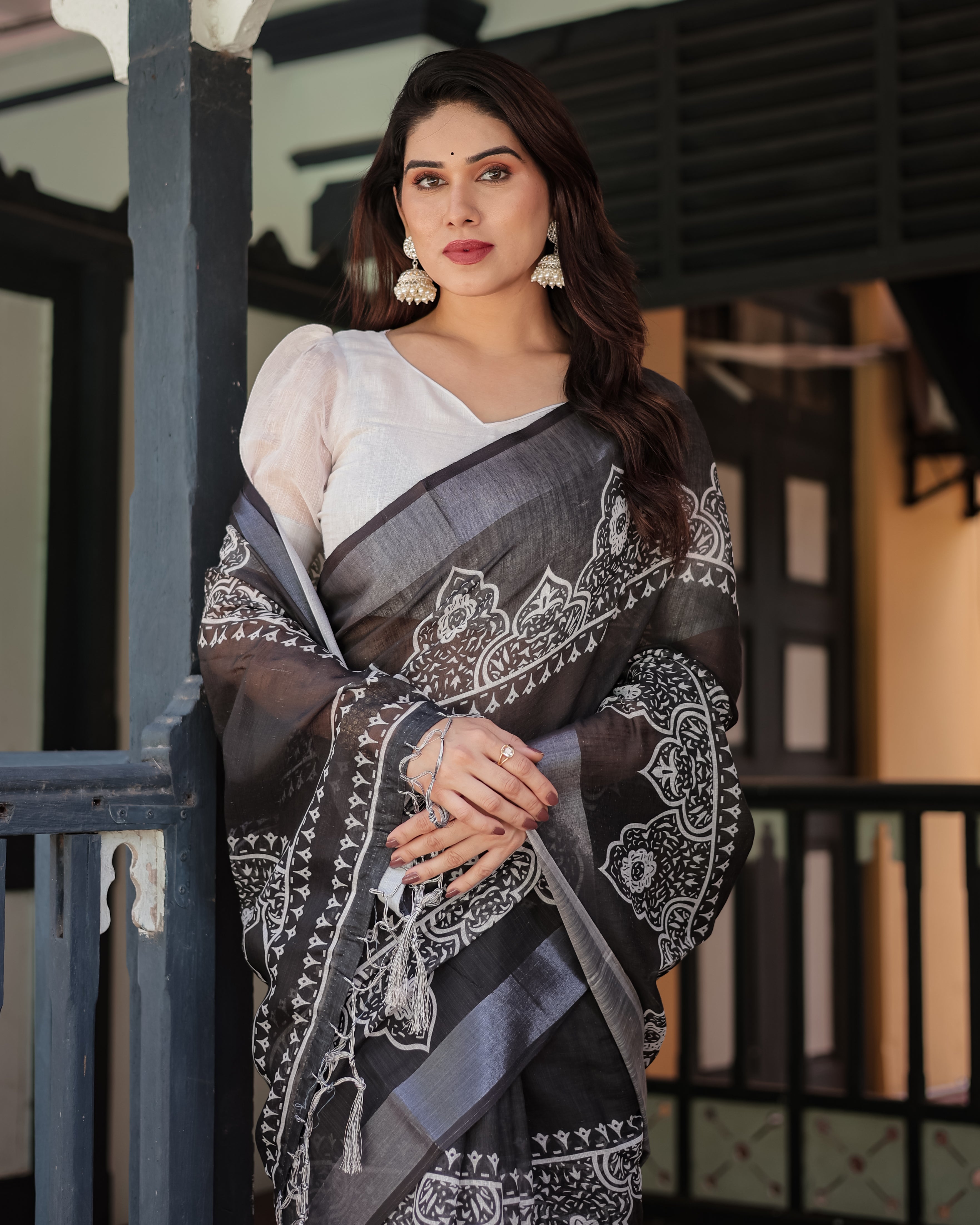 Black Color elegant Printed Linen Saree