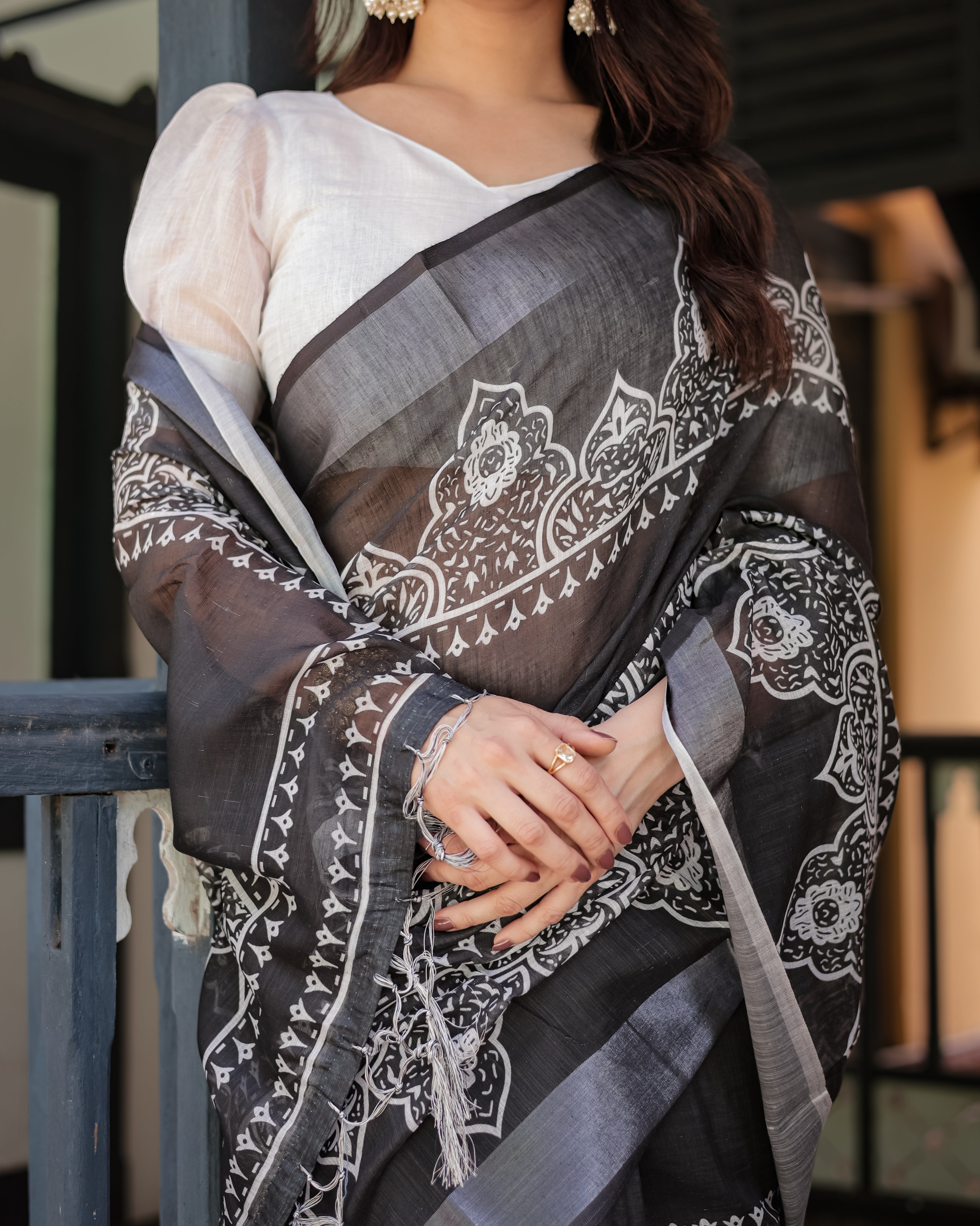 Black Color elegant Printed Linen Saree