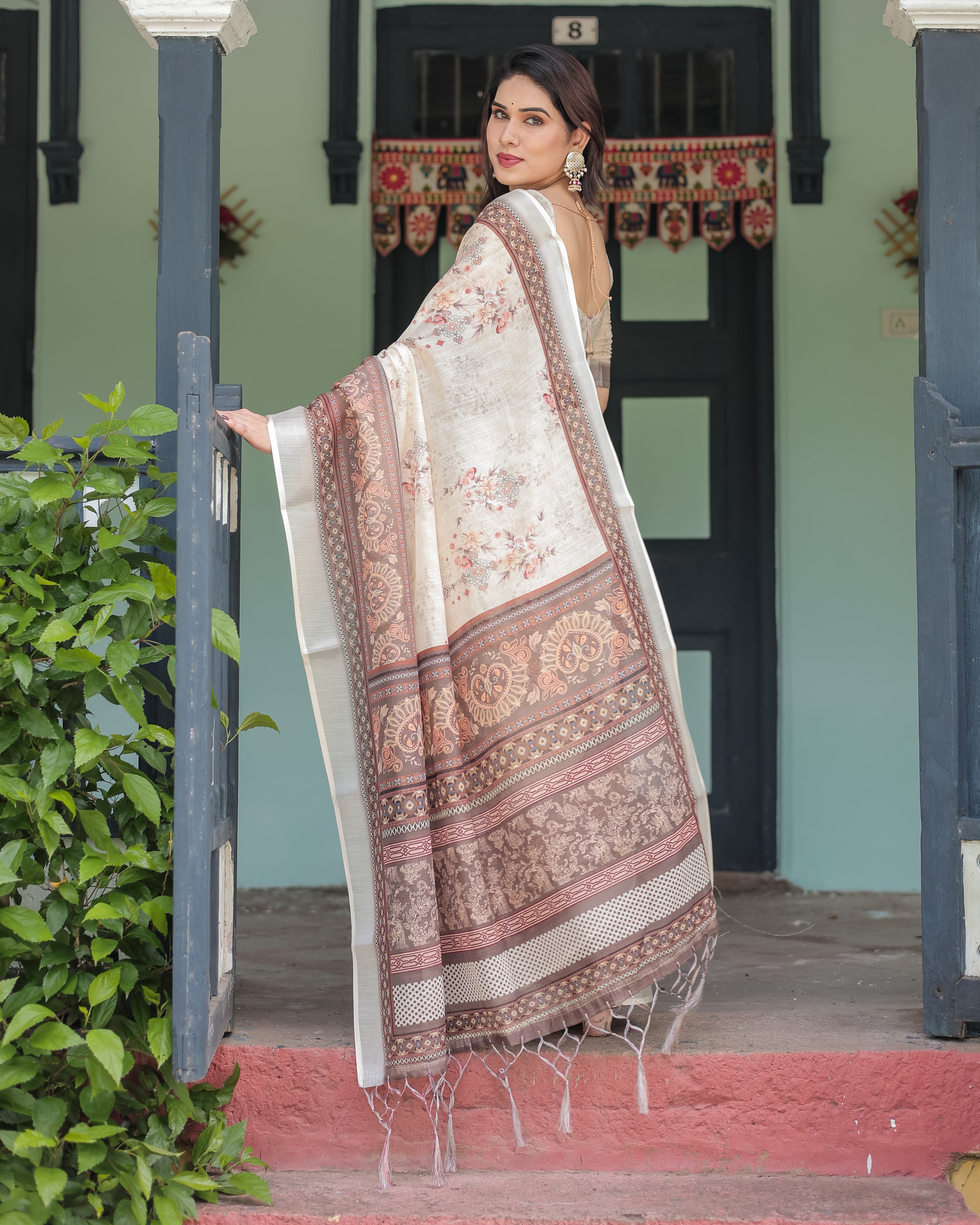 Cream Color Floral Designer Printed Linen Saree