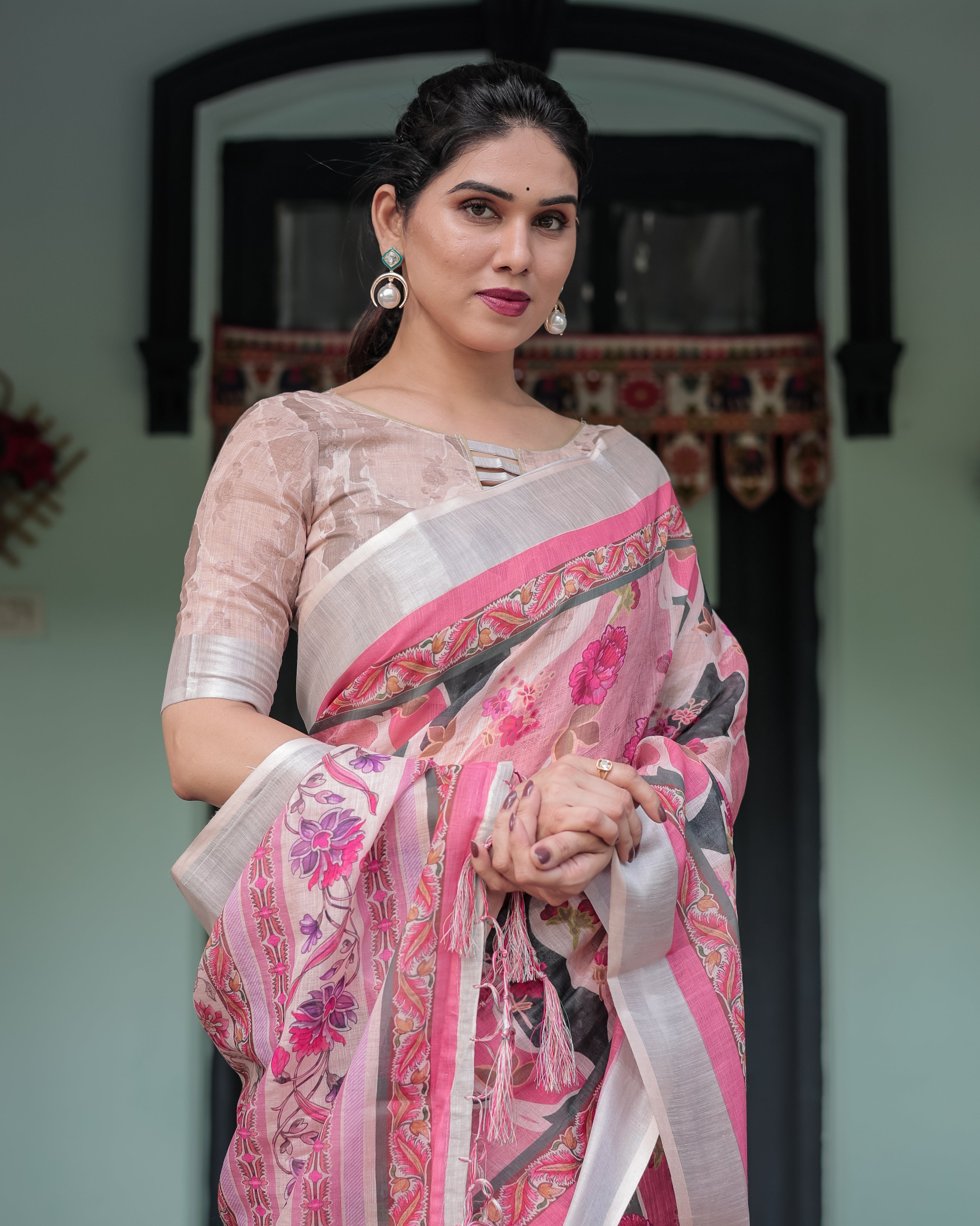 Soft Pink Color Linen Floral Printed Saree