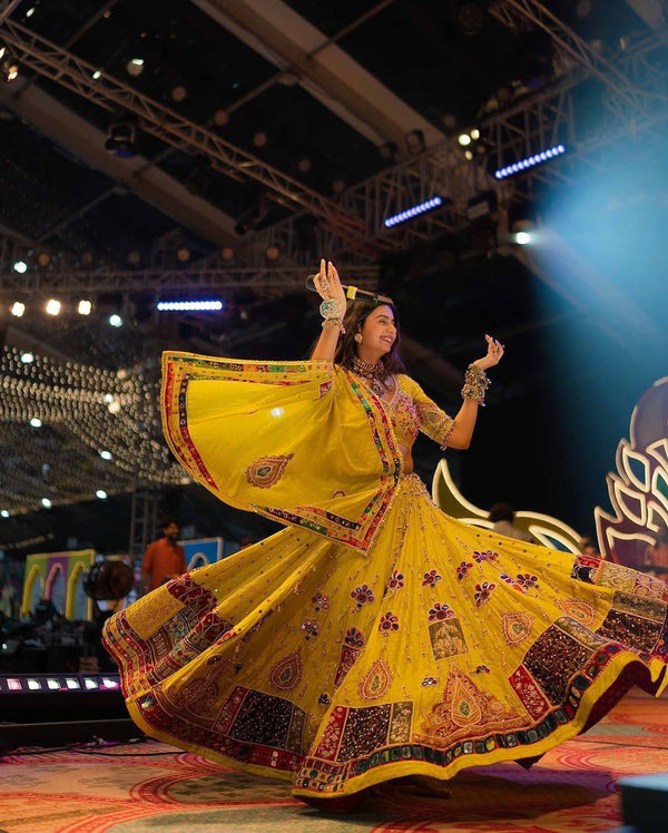 Kinjal Dave Style Navratri Yellow Printed Lehenga Choli